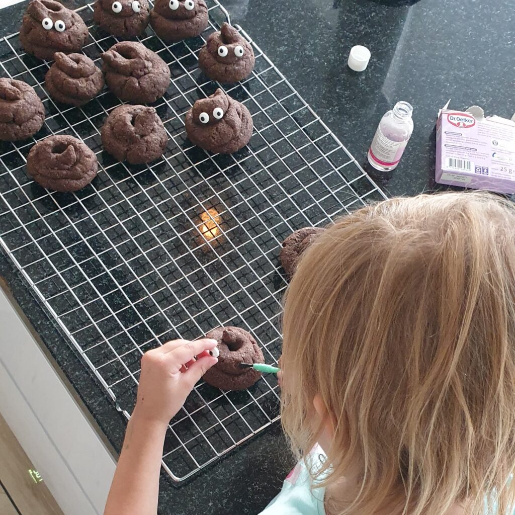 Poopie Droppings Cookies Baksels by Mandy